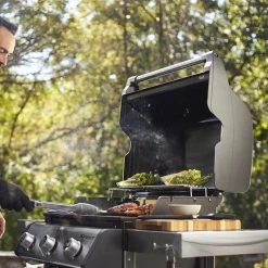 Spirit E-325 GBS Gasbarbecue -Keukengrillproducten Spirit E325 Lifestyle 6 1800x1800